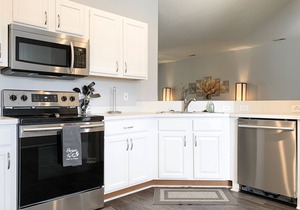 BEAUTIFULLY RENOVATED CONDO IN LEGENDS GOLF RESORT