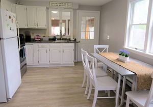 Beautifully Renovated Home 1/2 Mile from Campground Beach