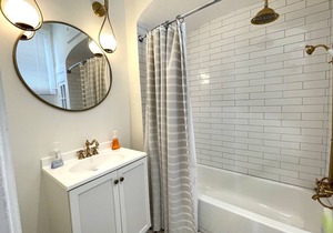 Beautifully Restored Historic Gold Home 7 mins FQ!