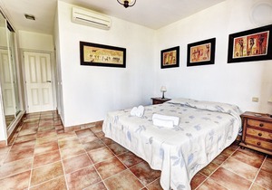 Benalmadena Pueblo 2-bedroom Apartment with Pool & sea Views