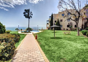 Benalmadena Pueblo 2-bedroom Apartment with Pool & sea Views