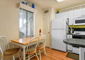 Best bay view in OC! 2 br/2 ba, outdoor pool - 32nd St.