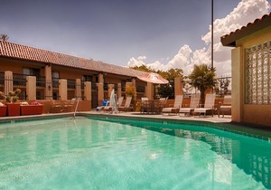 Best Western Plus A Wayfarer's Inn & Suites