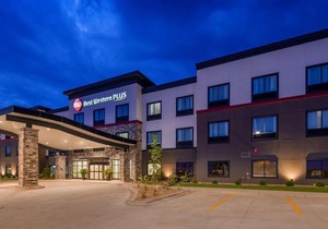 Best Western Plus at La Crescent Event Center