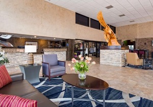 Best Western Plus Raton Hotel