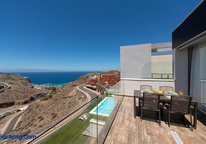 Beyond Amadores by Vector