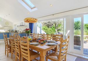 Binham Cottage is a well-appointed and generous house sleeping 11 guests