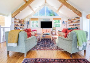 Binham Cottage is a well-appointed and generous house sleeping 11 guests