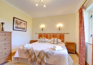 Bluebell Cottage - Two Bedroom House, Sleeps 4