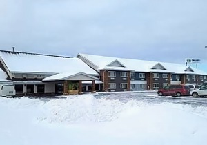 Boarders Inn & Suites by Cobblestone Hotels - Superior Duluth