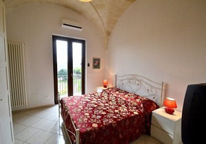 Borgo Salino B, fully refundable with voucher*: A characteristic and welcoming three-story apartment in the characteristic style of the Apulian countryside, with Free WI-FI.
