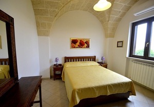 Borgo Salino E, fully refundable with voucher*: A characteristic and welcoming apartment in the characteristic style of the Apulian countryside, with Free WI-FI.