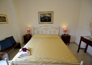 Borgo Salino G: A characteristic and welcoming apartment in the characteristic style of the Apulian countryside, with Free WI-FI.