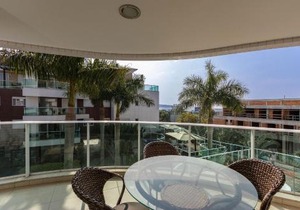 Boulevard 205A - Excelente apartamento em condomínio de luxo no centro de Bombinhas - Piscina - Jacuzzi - Academia - Portaria 24h.