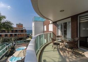 Boulevard 205A - Excelente apartamento em condomínio de luxo no centro de Bombinhas - Piscina - Jacuzzi - Academia - Portaria 24h.