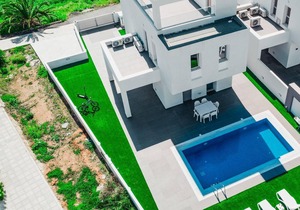 Brand new 3 BR Villa with pool near Nissi beach!