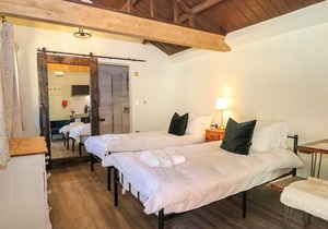 BREW - NO. 3, pet friendly, with a garden in Goring-On-Thames