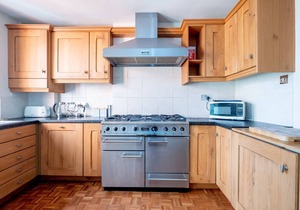 Briar Hill - sleeps 4 guests in 2 bedrooms