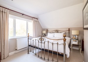 Briar Hill - sleeps 4 guests in 2 bedrooms