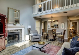 Bright and inviting condo w/shared pools & tennis courts - near the beach