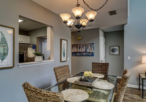 Bright and inviting condo w/shared pools & tennis courts - near the beach