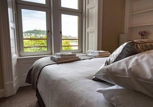 ☆Bright Apartment, Near University + City Centre☆