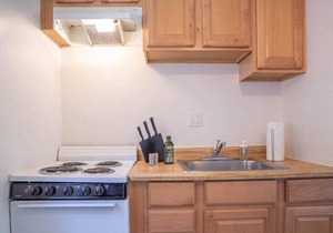 Bright, comfortable Studio with fast WiFi