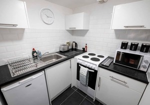 ☆ Bright, Modern West-End Apartment ☆