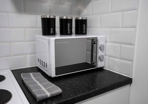 ☆ Bright, Modern West-End Apartment ☆