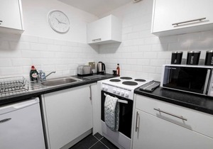 ☆ Bright, Modern West-End Apartment ☆