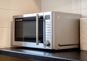 ☆Bright, Spacious West-End Flat, Near University☆