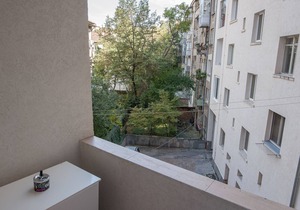 Bright well furnished apartment with high ceilings in the heart of Sofia