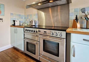 Broad-De Sleeps 10 | Pet Friendly* | Near Beach