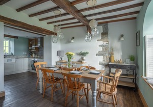 Brynderwen - Three Bedroom House, Sleeps 5