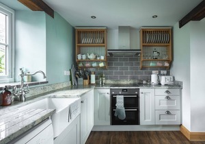 Brynderwen - Three Bedroom House, Sleeps 5