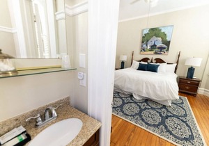 Buccaneer Room - Captain’s Quarters Inn