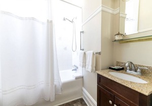 Buccaneer Room - Captain’s Quarters Inn