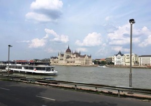 Buda Castle Serpentine Apartments