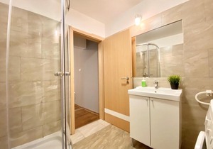 Budget Apartment by Hi5- Károly 16