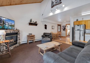 Bugle Pointe A03 (Private Hot tub) River Views!