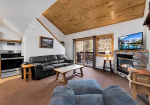 Bugle Pointe A03 (Private Hot tub) River Views!
