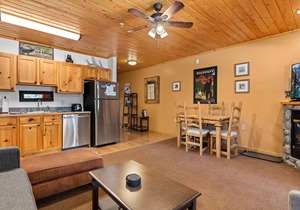 Bugle Pointe B16 (Private Hot tub) River Views!
