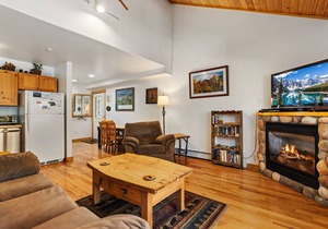 Bugle Pointe B21 (Private Hot tub) River Views!