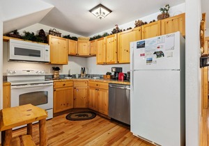 Bugle Pointe B21 (Private Hot tub) River Views!