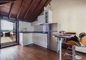 Building of old construction "La Vicaria" in a Superb Location in La Laguna with Terrace & WiFi