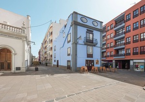 Building of old construction "La Vicaria" in a Superb Location in La Laguna with Terrace & WiFi