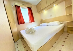 BUNGALOW WITH POOL ON THE BEACH