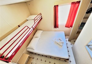 BUNGALOW WITH POOL ON THE BEACH