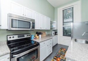 Business Suite - Walkable Entertainment