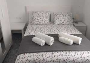 C&B LOLA H4 - Habitación privada - Aire acondicionado - Baños compartidos